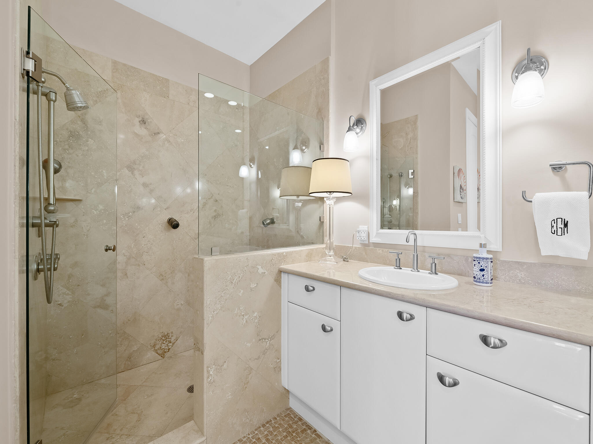 ORIANA AT LAUDERDALE BY THE SEA - Residential