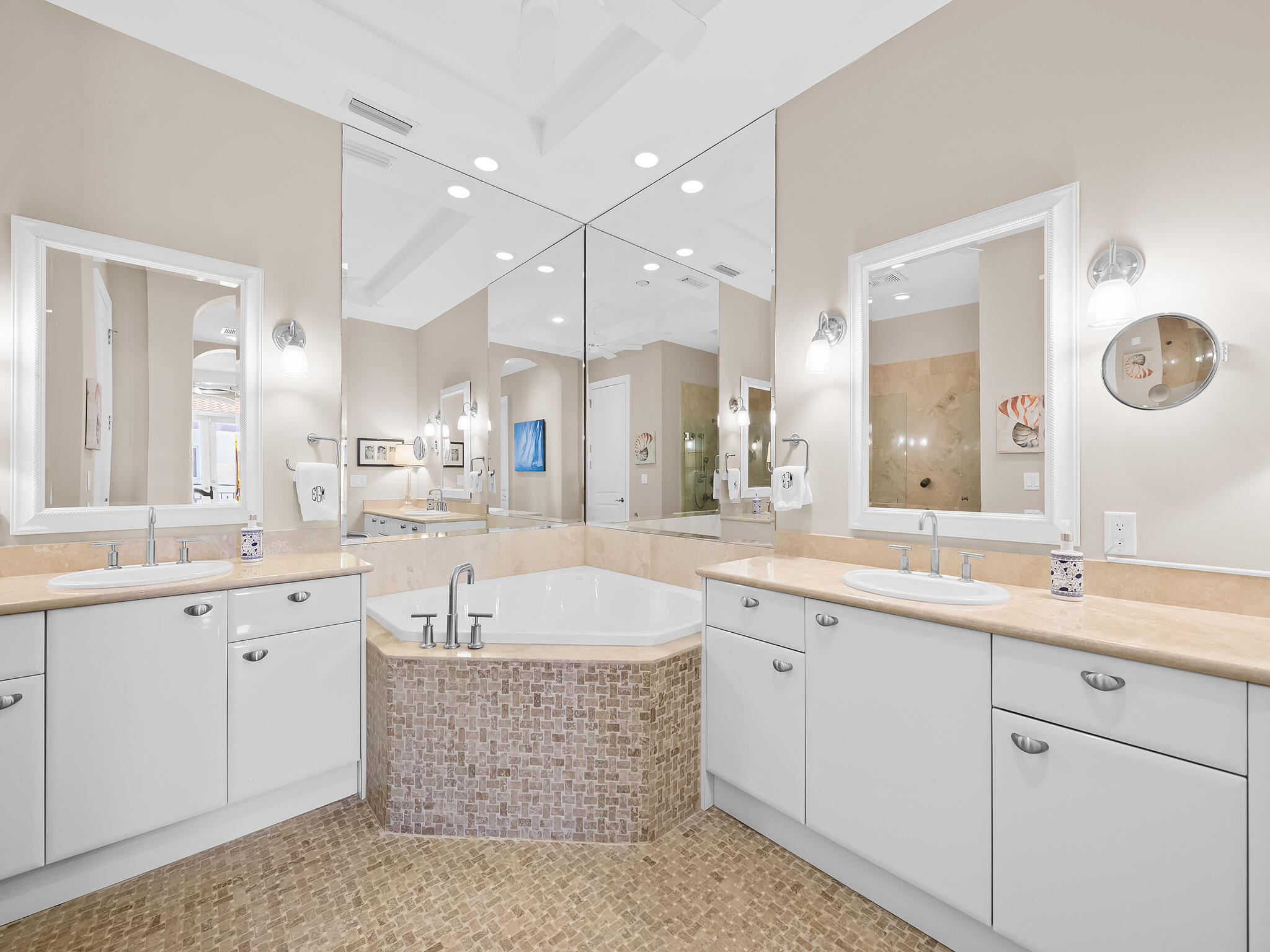 ORIANA AT LAUDERDALE BY THE SEA - Residential