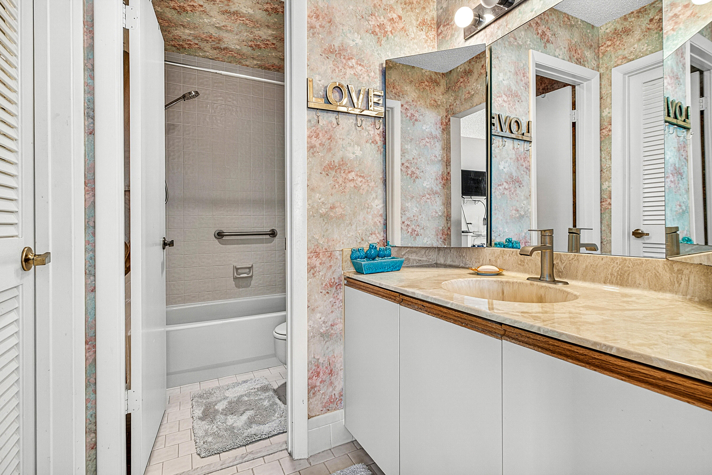 DOMAINE DELRAY CONDO - Residential