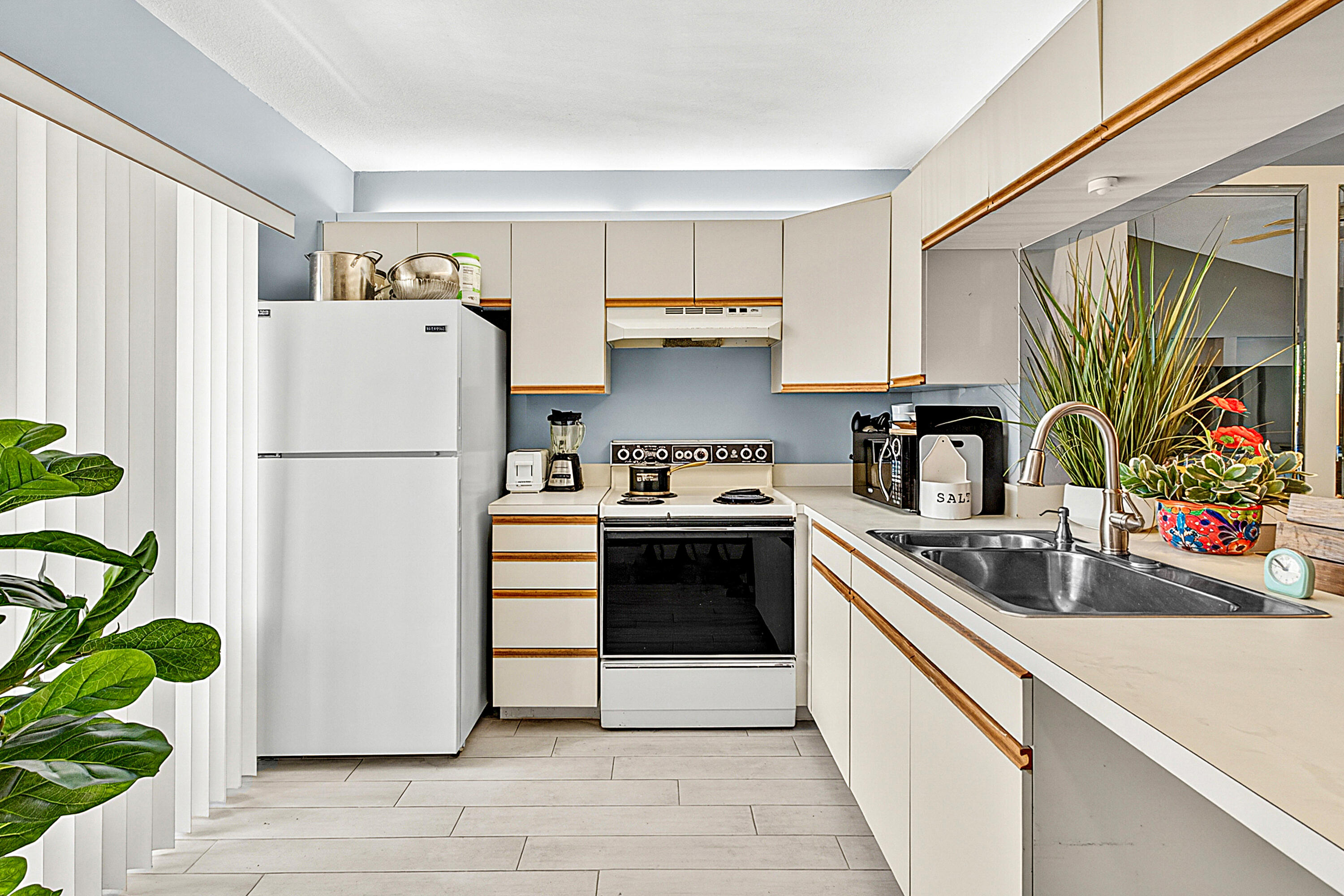 DOMAINE DELRAY CONDO - Residential