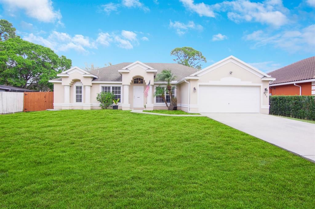 Photo of 973 SW General Patton Terrace, Port Saint Lucie, FL 34953 (MLS # R10784598)