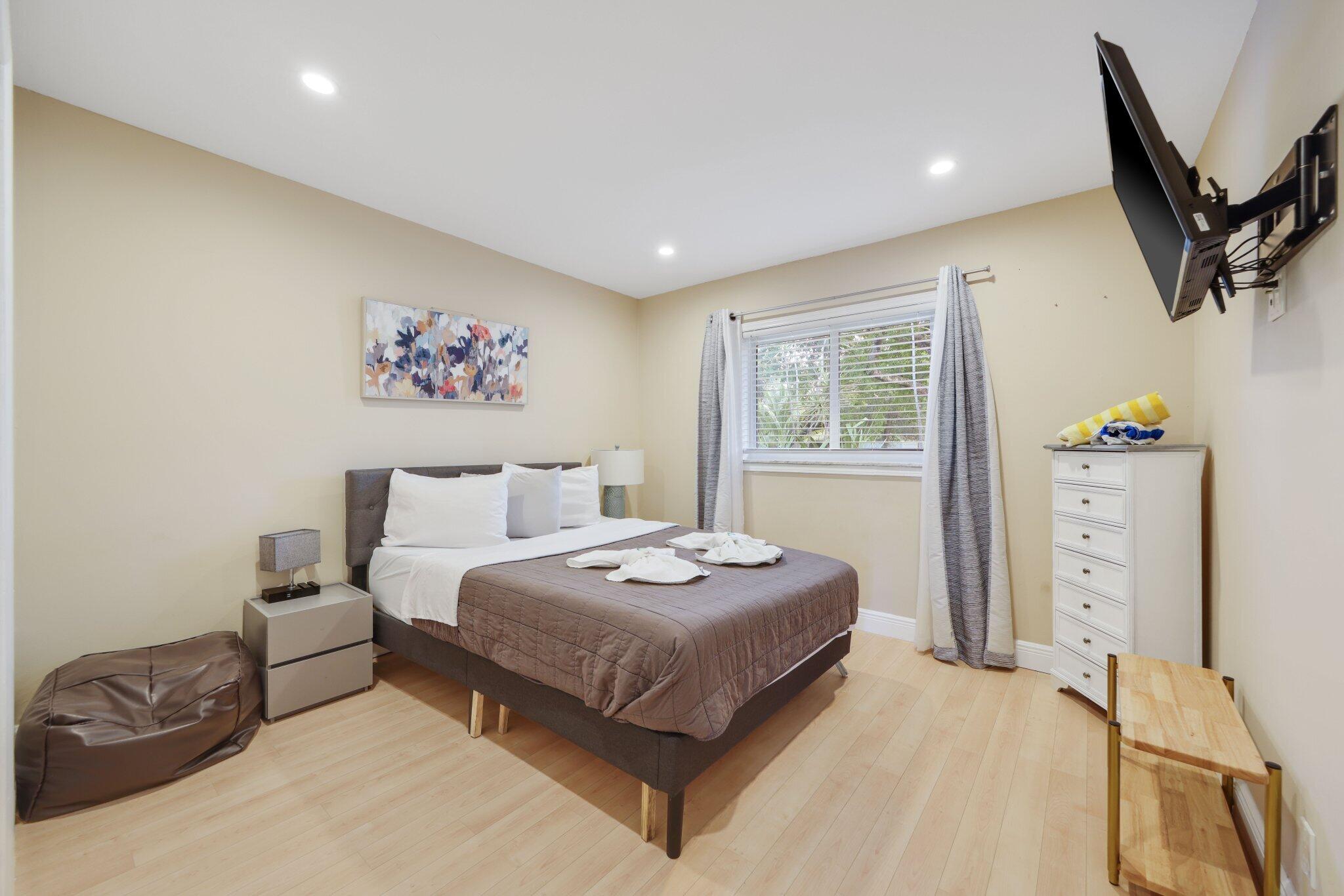 TROPIC PALMS 1 - Residential