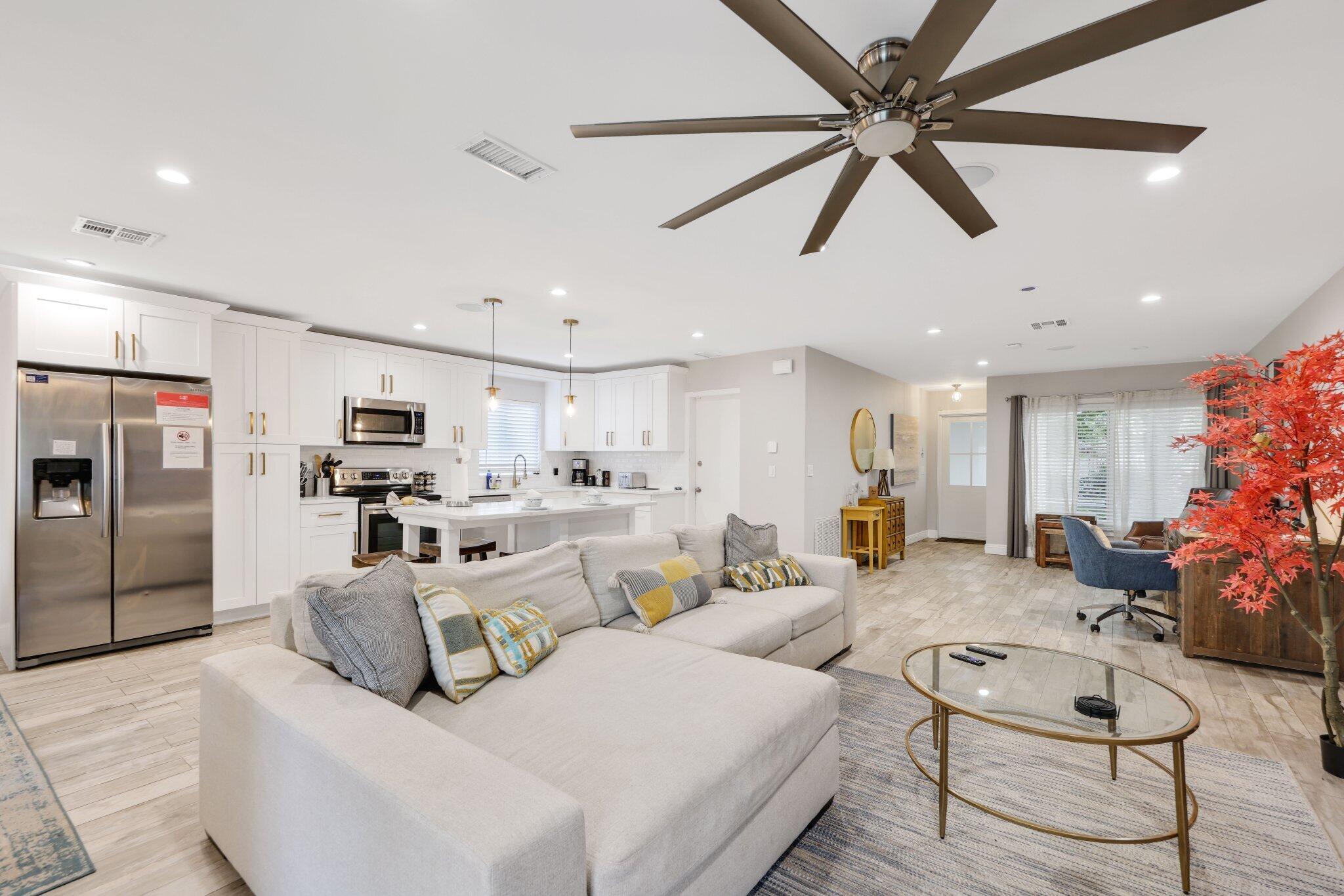 TROPIC PALMS 1 - Residential