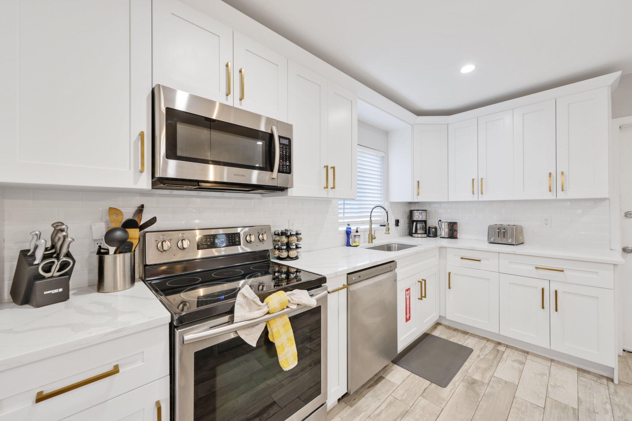 TROPIC PALMS 1 - Residential