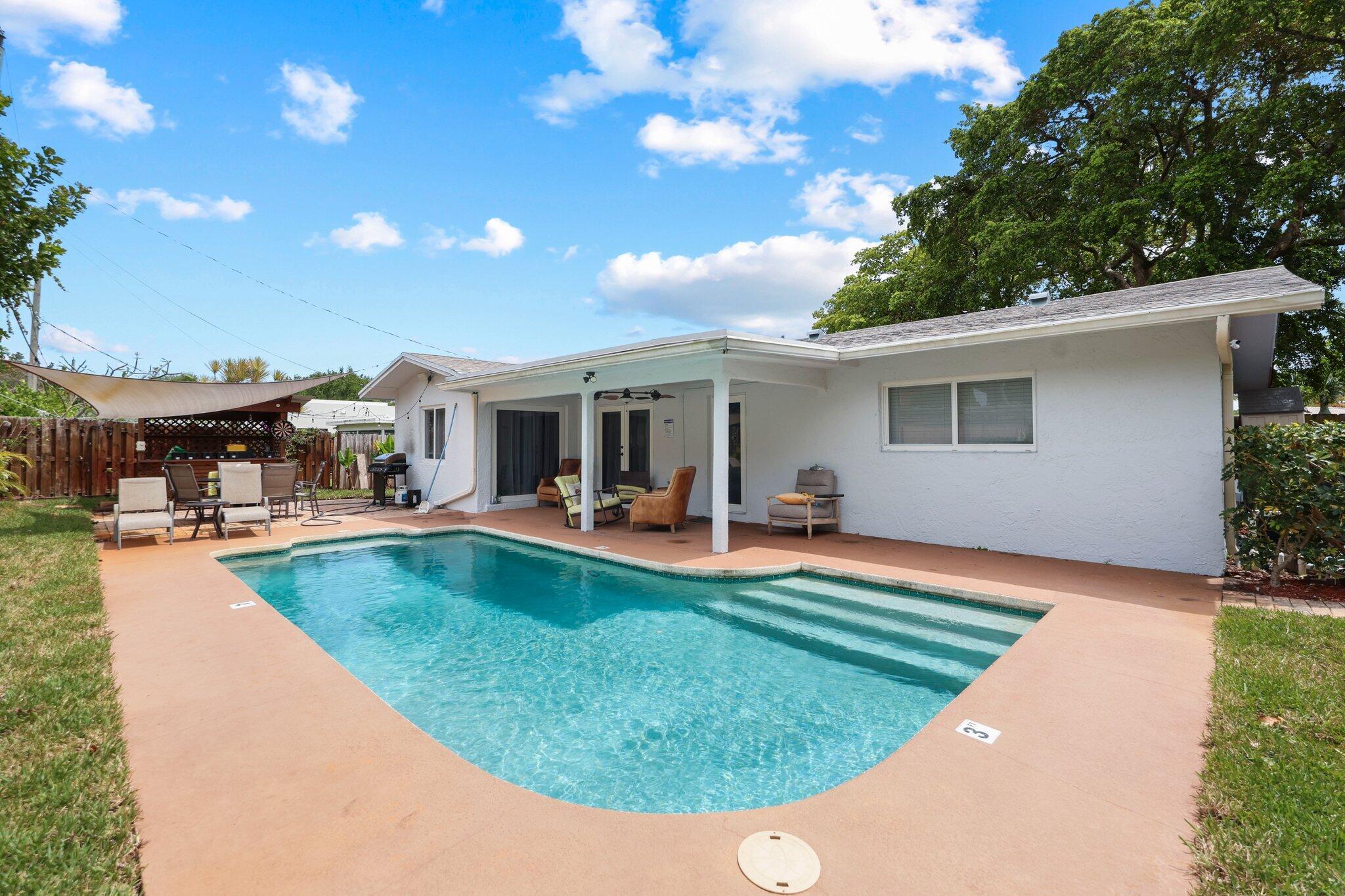 TROPIC PALMS 1 - Residential