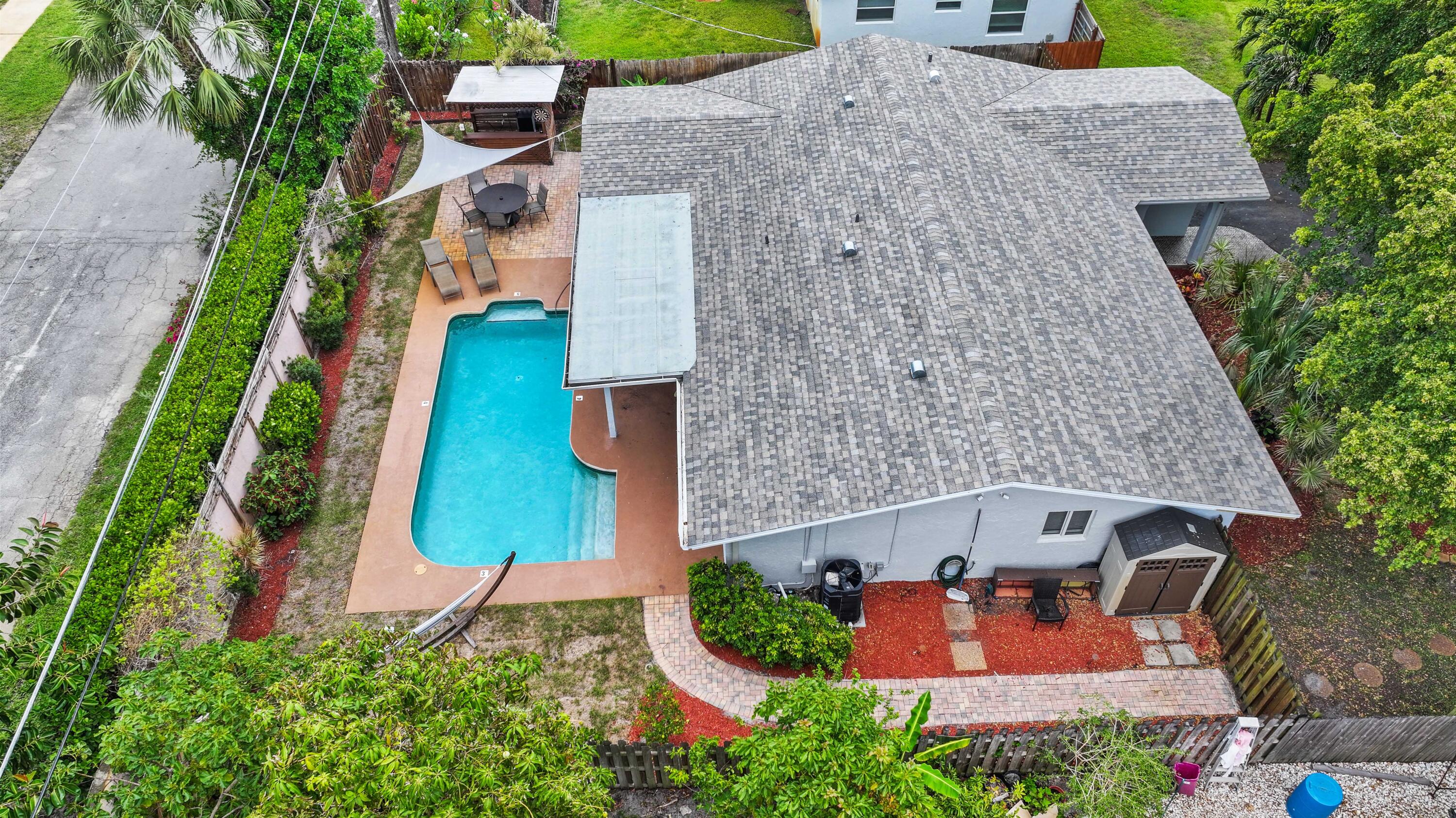 TROPIC PALMS 1 - Residential