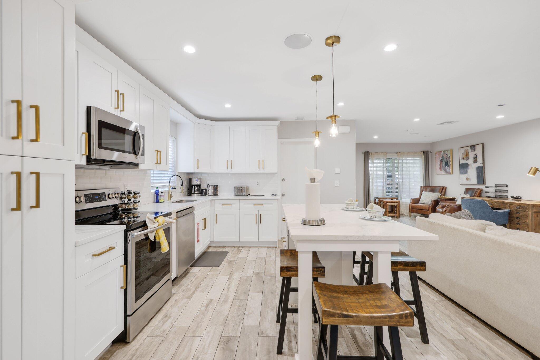 TROPIC PALMS 1 - Residential