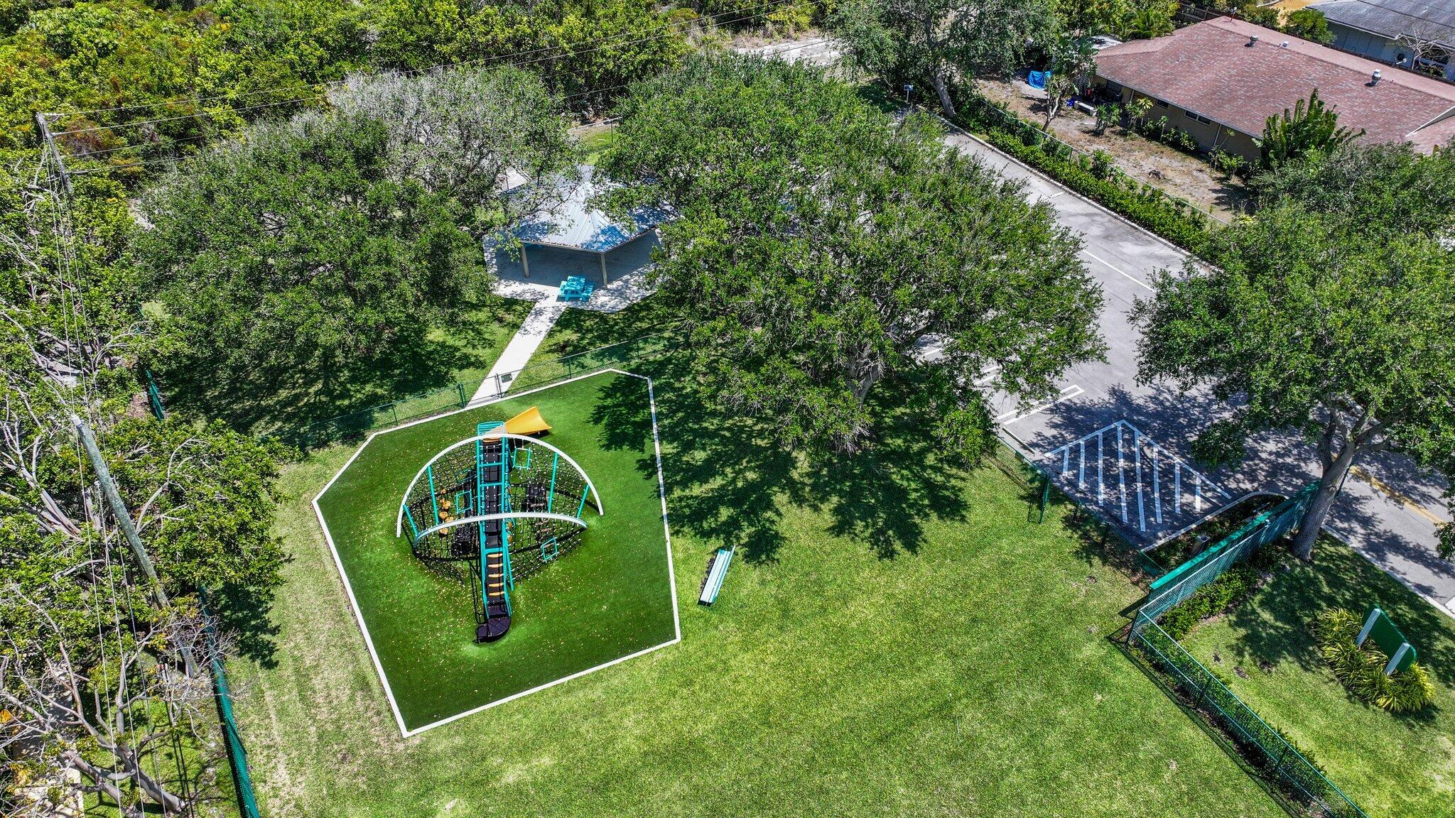 TROPIC PALMS 1 - Residential