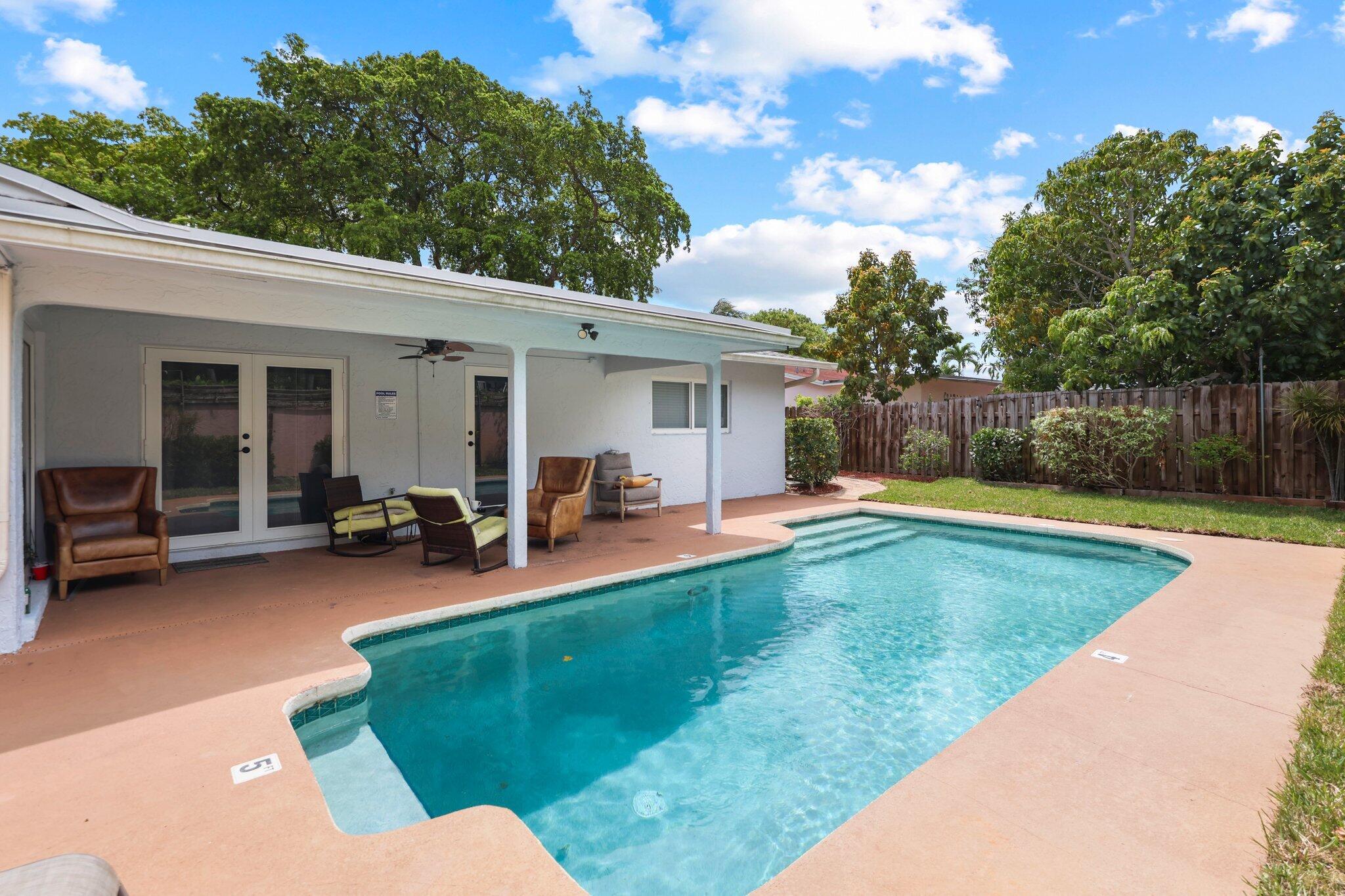 TROPIC PALMS 1 - Residential