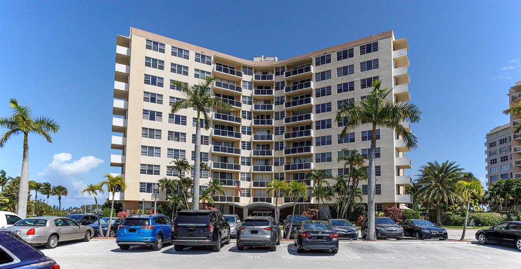 LA FONTANA APTS OF PALM B - Residential