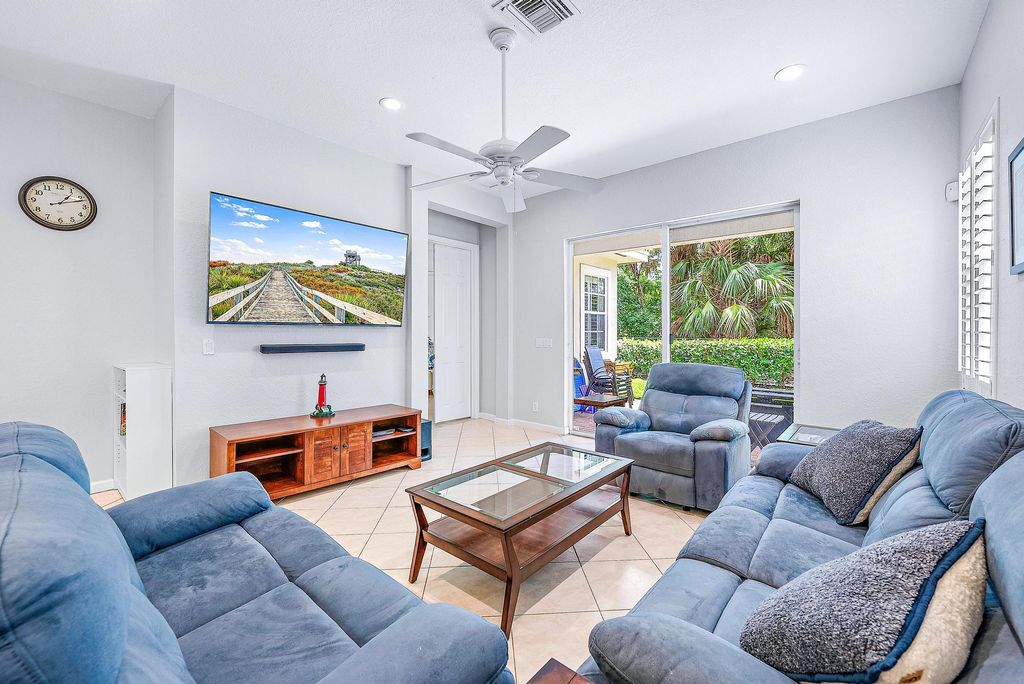 Photo of 112 Via Castilla, Jupiter, FL 33458 (MLS # R10987552)