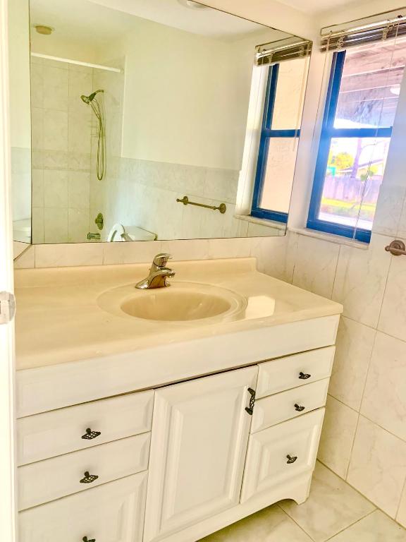 LA MANCHA - Residential Lease