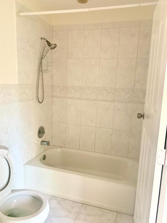 LA MANCHA - Residential Lease