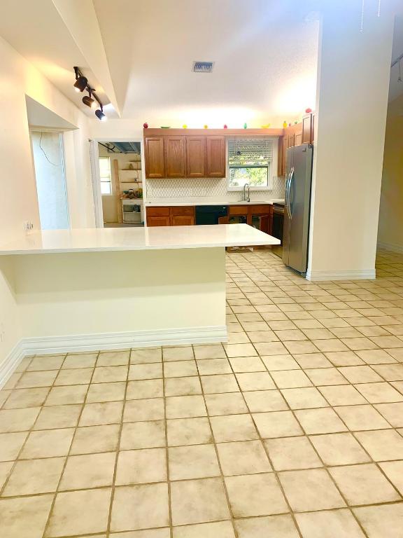 LA MANCHA - Residential Lease