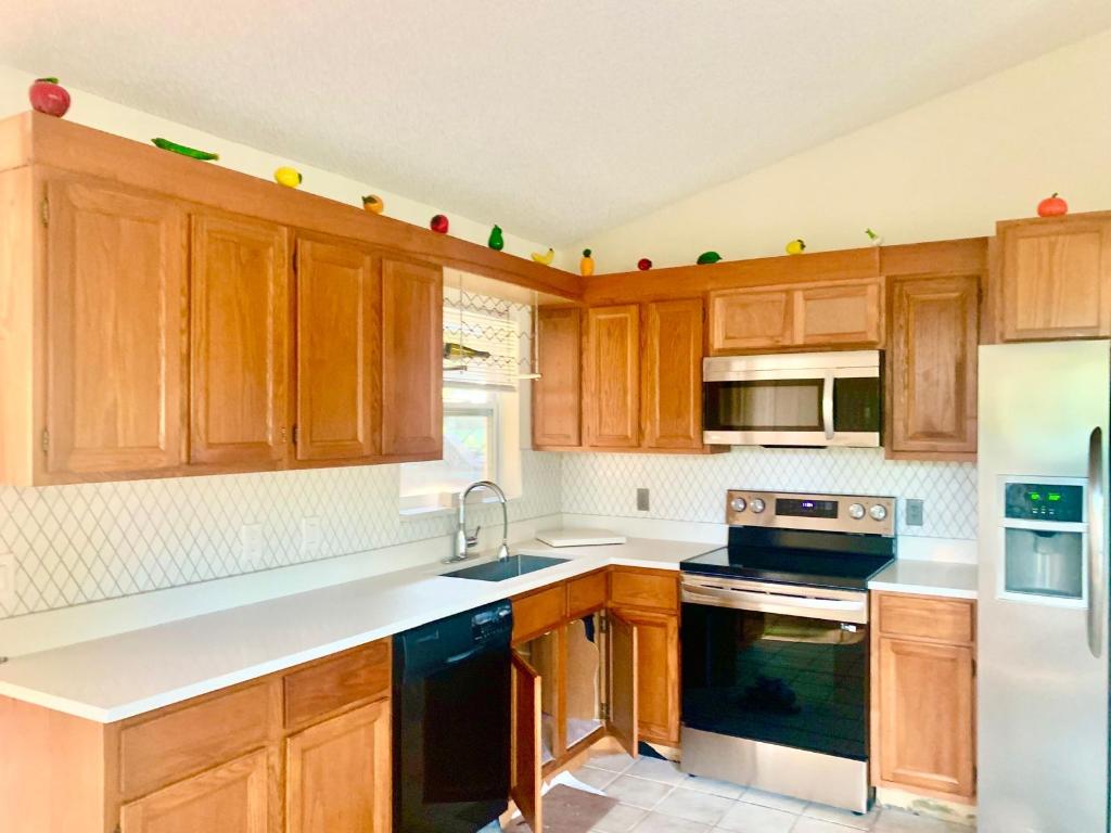 LA MANCHA - Residential Lease