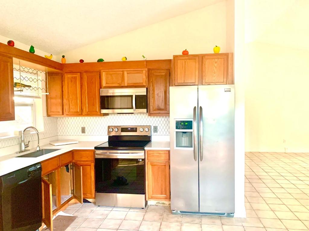 LA MANCHA - Residential Lease