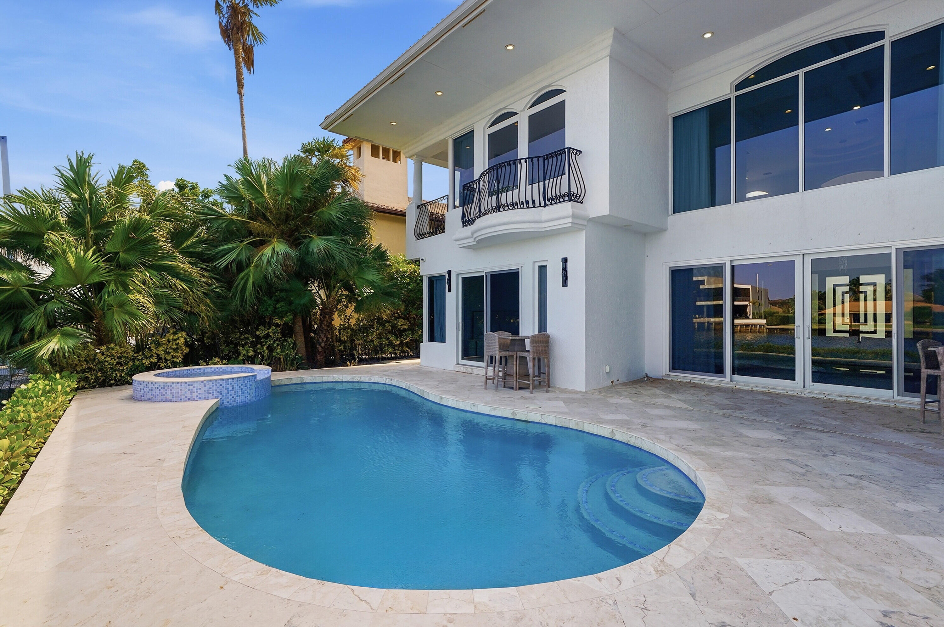 CARIBBEAN KEYS - Residential