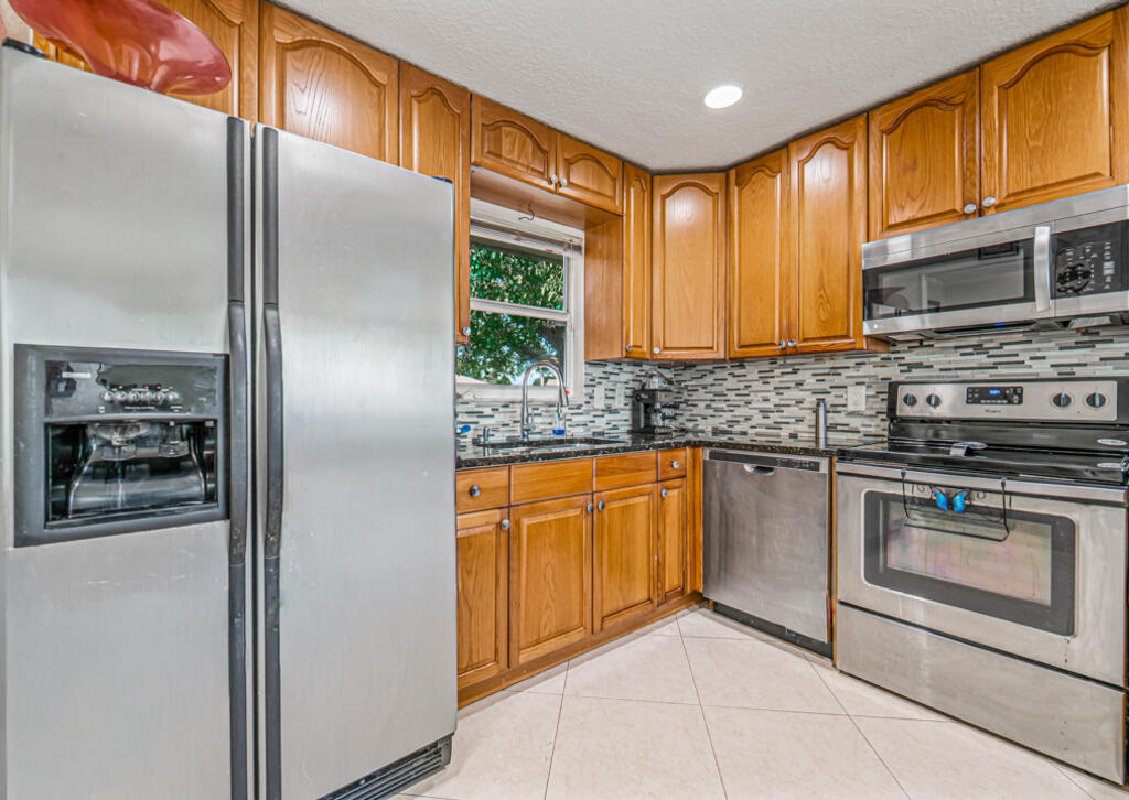 SOUTH SHORE 2 OF WELLINGT - Residential Lease