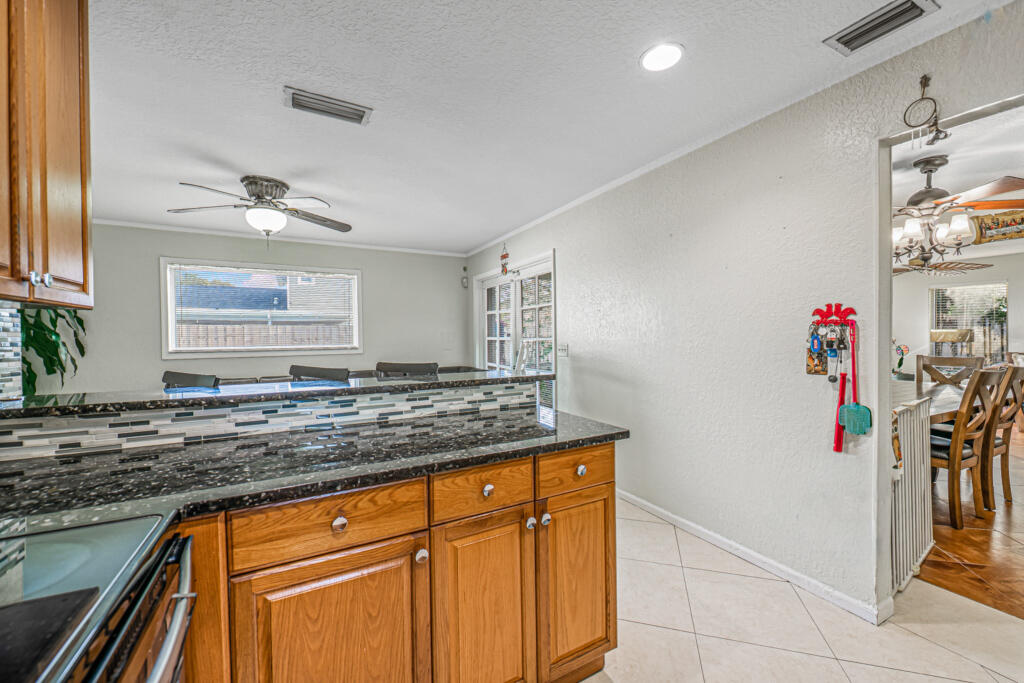 SOUTH SHORE 2 OF WELLINGT - Residential Lease