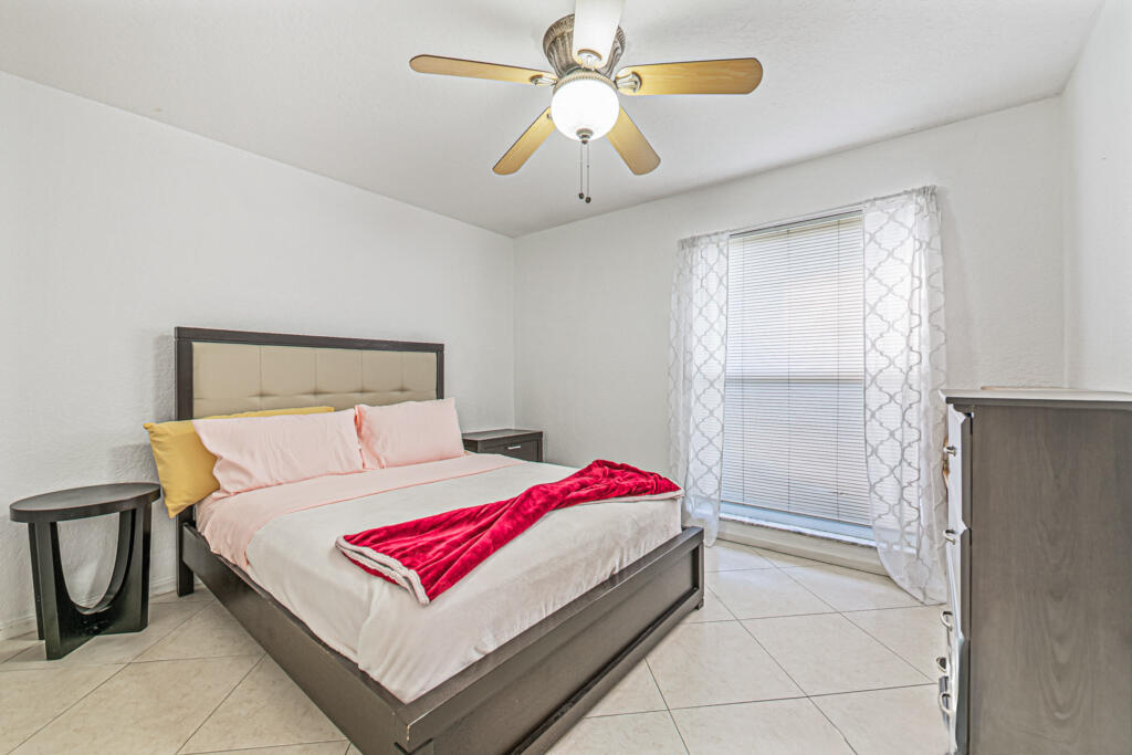 SOUTH SHORE 2 OF WELLINGT - Residential Lease