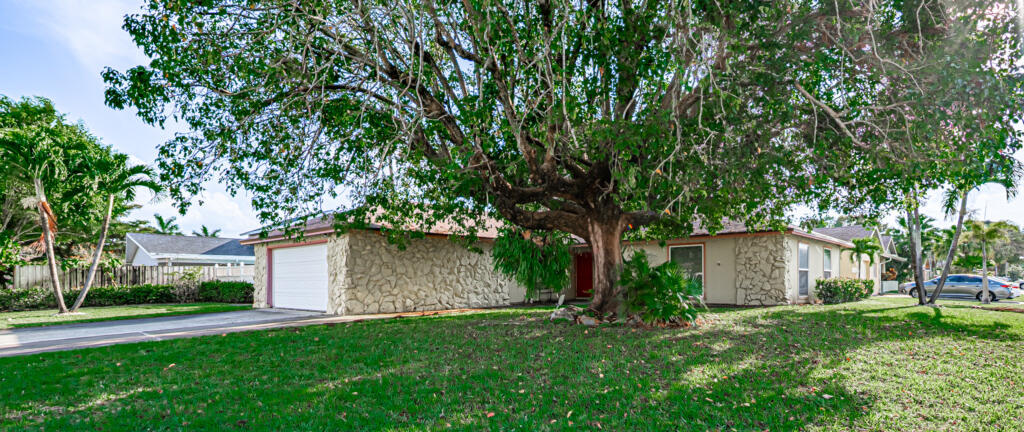 SOUTH SHORE 2 OF WELLINGT - Residential Lease