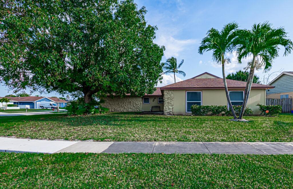 SOUTH SHORE 2 OF WELLINGT - Residential Lease