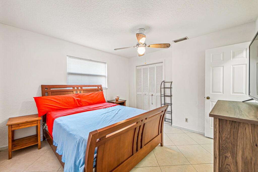 SOUTH SHORE 2 OF WELLINGT - Residential Lease