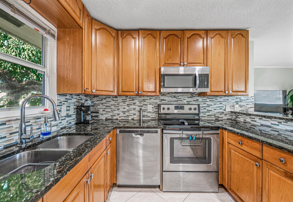 SOUTH SHORE 2 OF WELLINGT - Residential Lease