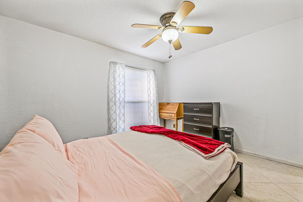 SOUTH SHORE 2 OF WELLINGT - Residential Lease