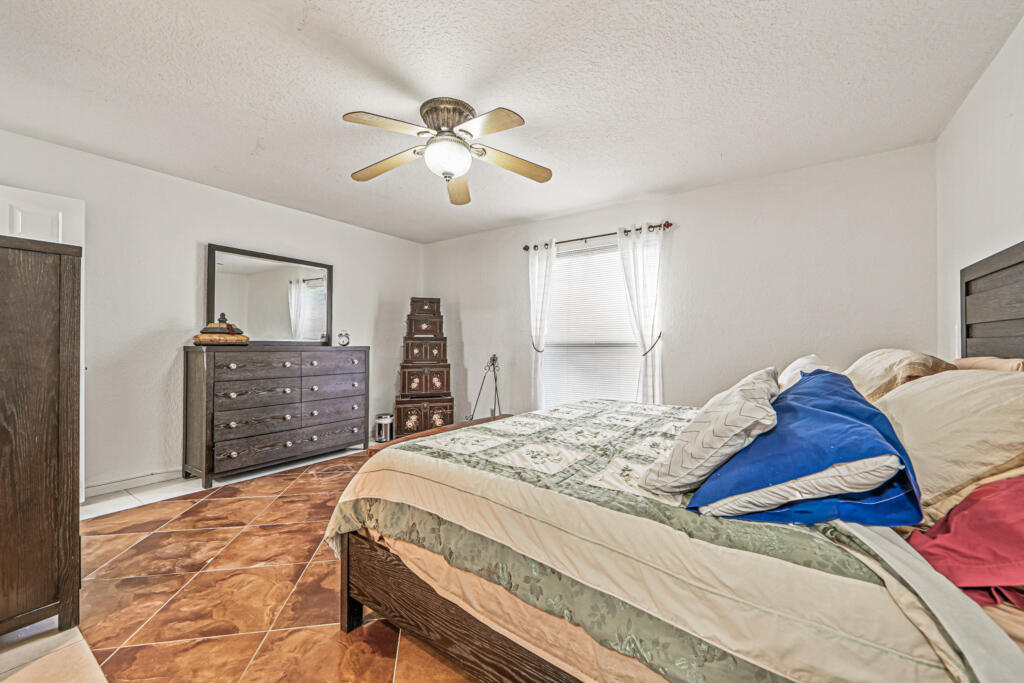 SOUTH SHORE 2 OF WELLINGT - Residential Lease