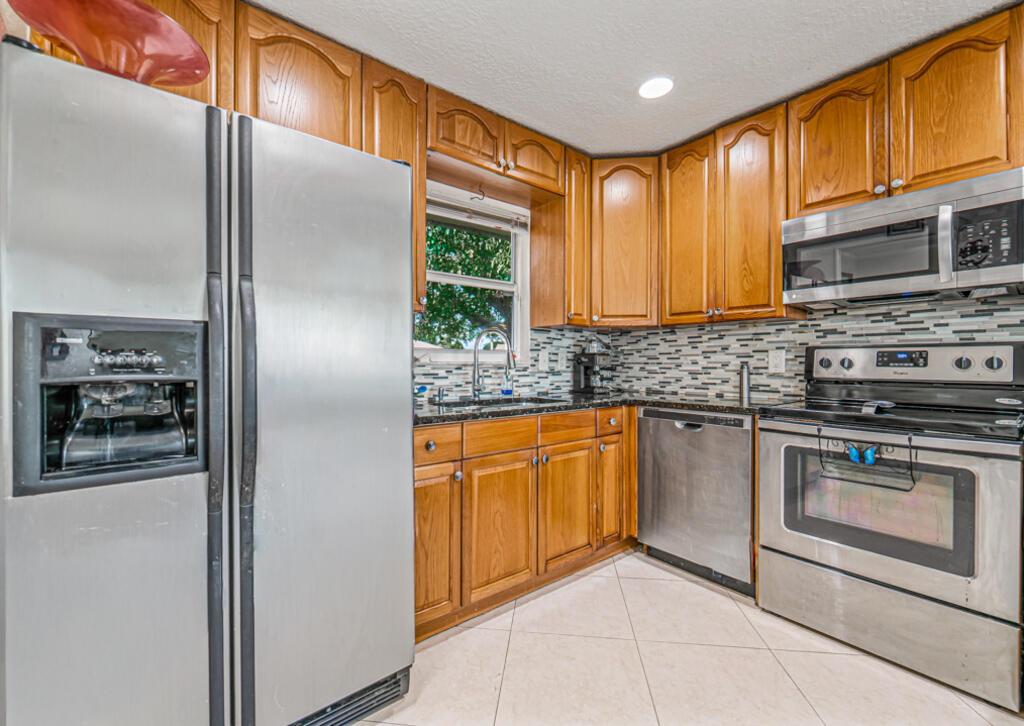 SOUTH SHORE 2 OF WELLINGT - Residential Lease