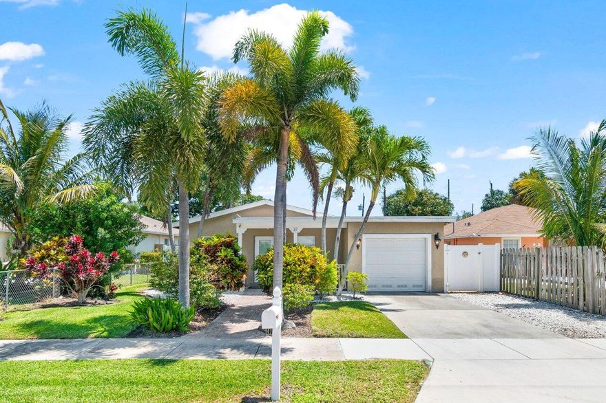 Fully renovated and upgraded 4 bedroom, 2 full bath.  Amazing location off Atlantic Ave East of 95 about 1 and a half miles to the ocean. Fully fenced back yard that has rear access to alley.