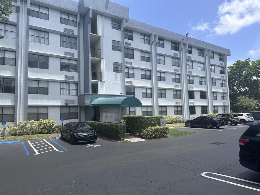HURRY ON THIS ONE BEDROOM/ONE BATH UNIT LOCATED ON THE FIRST FLOOR IN THE TOWER CLUB OF
 CORAL SPRINGS. NICE AND CLEAN. All LIGHT TILE WITH A NEWER WOOD KITCHEN WITH GRANITE! ALL
 UPGRADED APPLIANCES!! REMODELED BATHROOM! NEW CLOSET DOORS! QUICK APPROVAL IF NEEDED!
 WATER/TRASH/ INCLUDED! OWNER REQUIRES FIRST/2 MONTHS SECURITY ($4500) PLUS REFUNDABLE
 SECURITY DEPOSIT WITH THE MANAGEMENT OF $250. CLOSE TO ALL SHOPPING AND MALL AREA! COMMUNITY
 POOL AND ALL THE PARKING IS ASSIGNED WITH AMPLE GUEST PARKING! LAUNDRY ON EACH FLOORS 2-5 BY
 ELEVATOR! EZ TO SHOW!