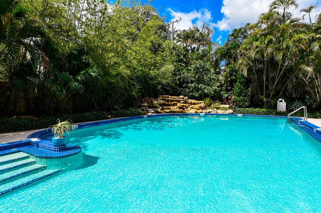 THREE THIRTY OCEAN CONDO - Residential