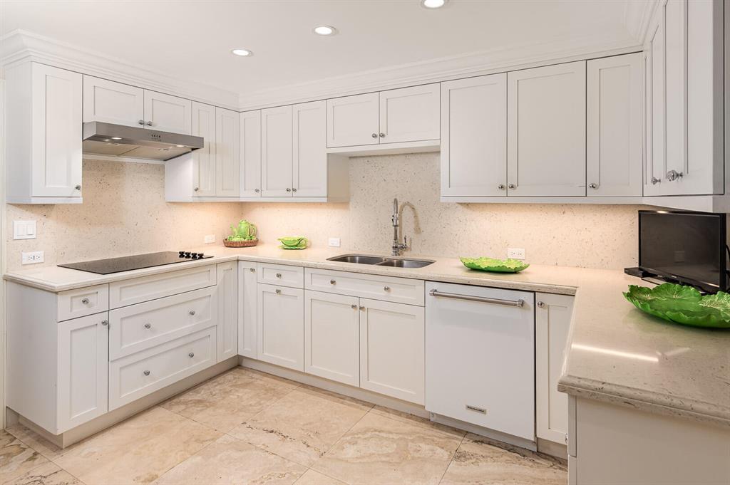 THREE THIRTY OCEAN CONDO - Residential