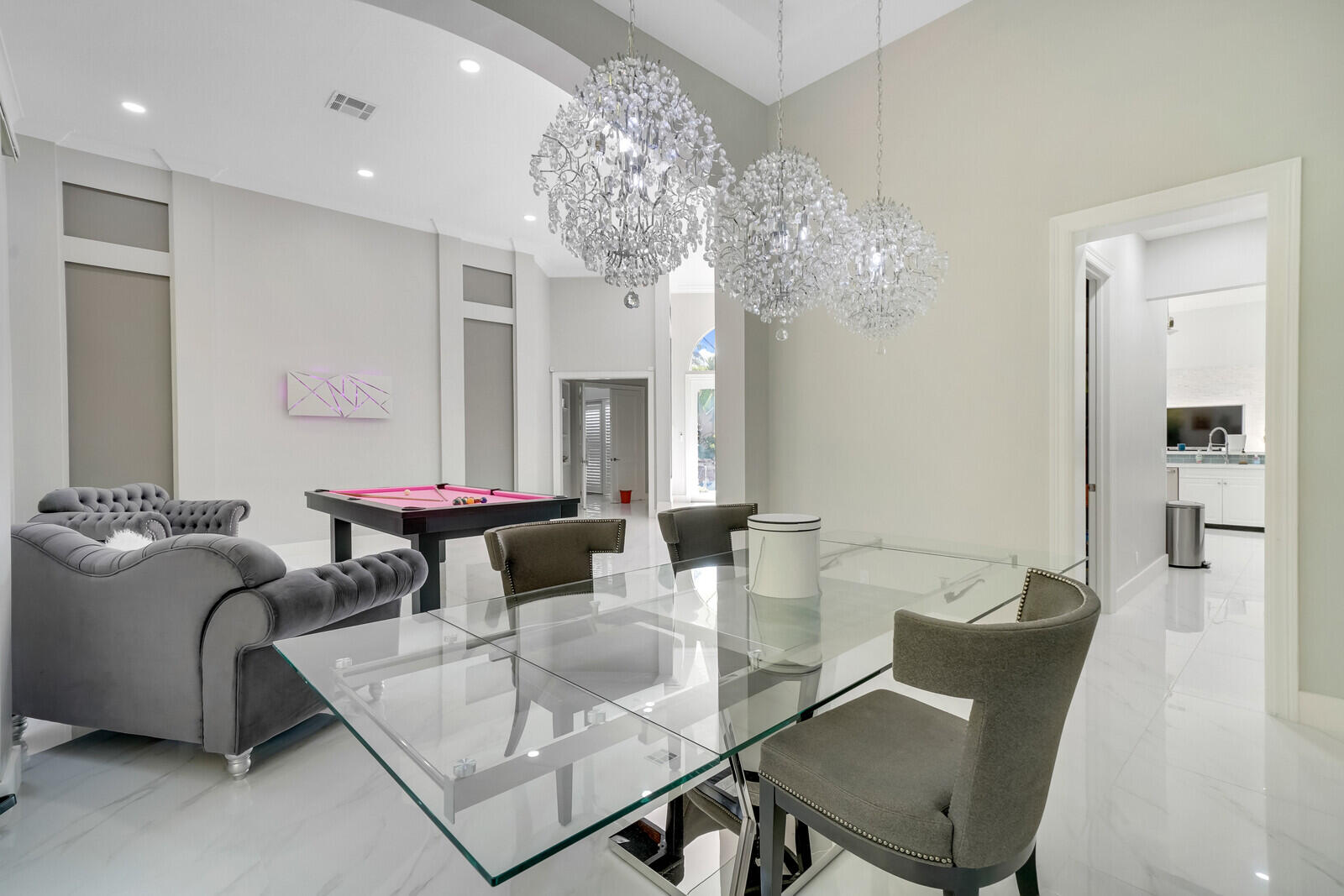 BRISTOL POINTE - Residential