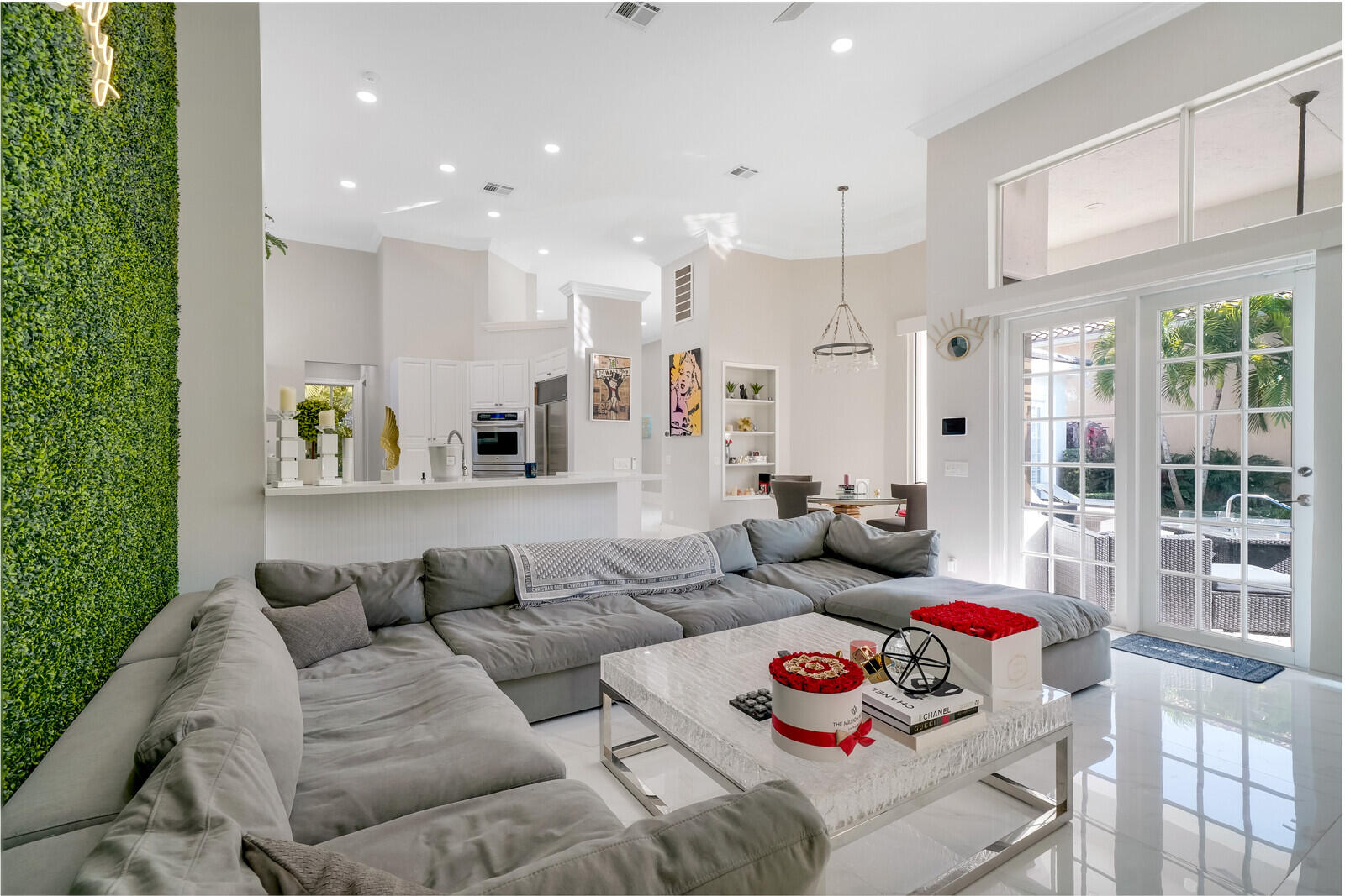 BRISTOL POINTE - Residential