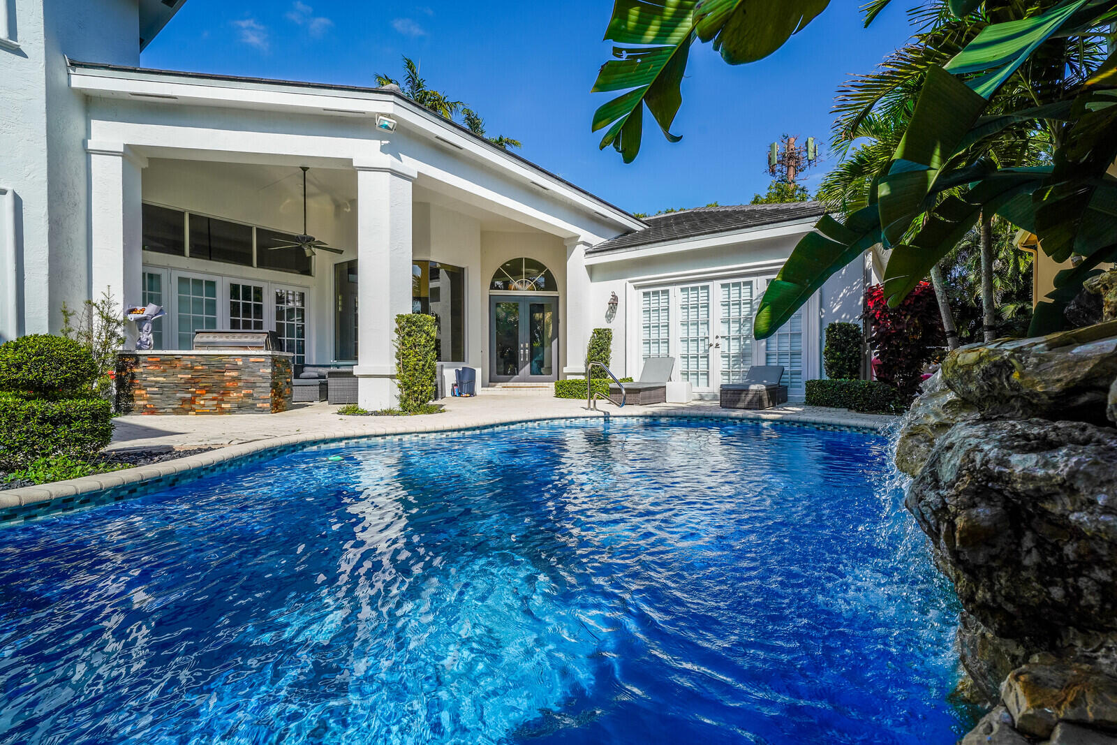 BRISTOL POINTE - Residential