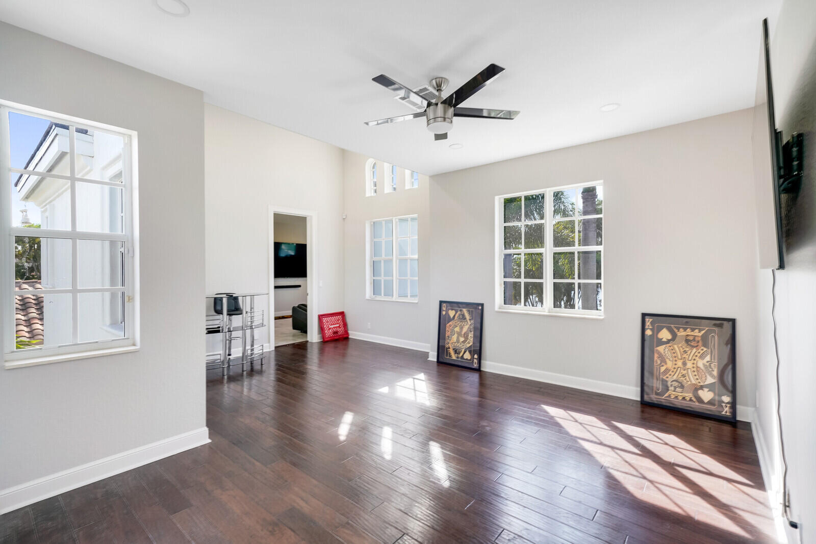 BRISTOL POINTE - Residential