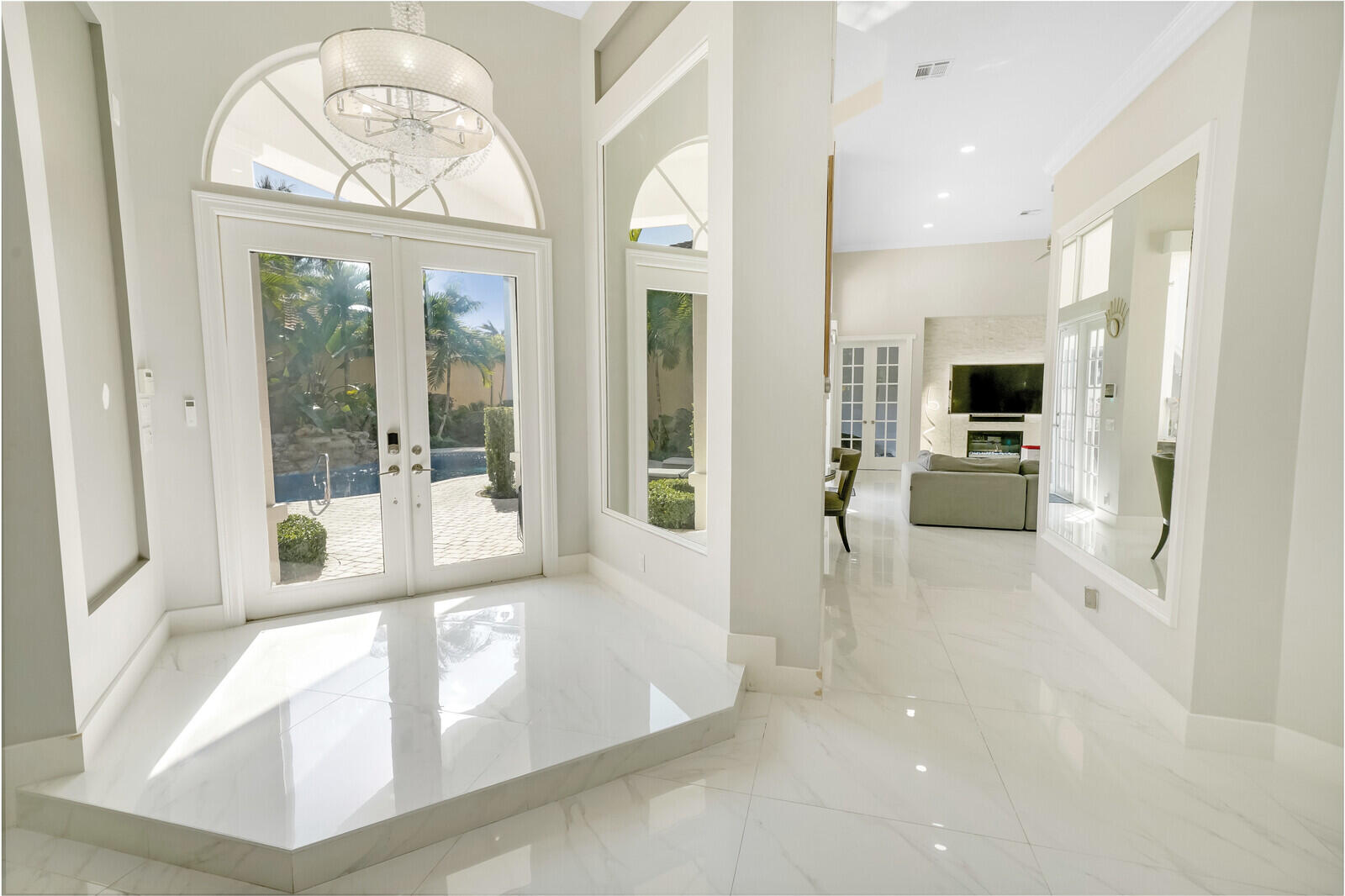 BRISTOL POINTE - Residential