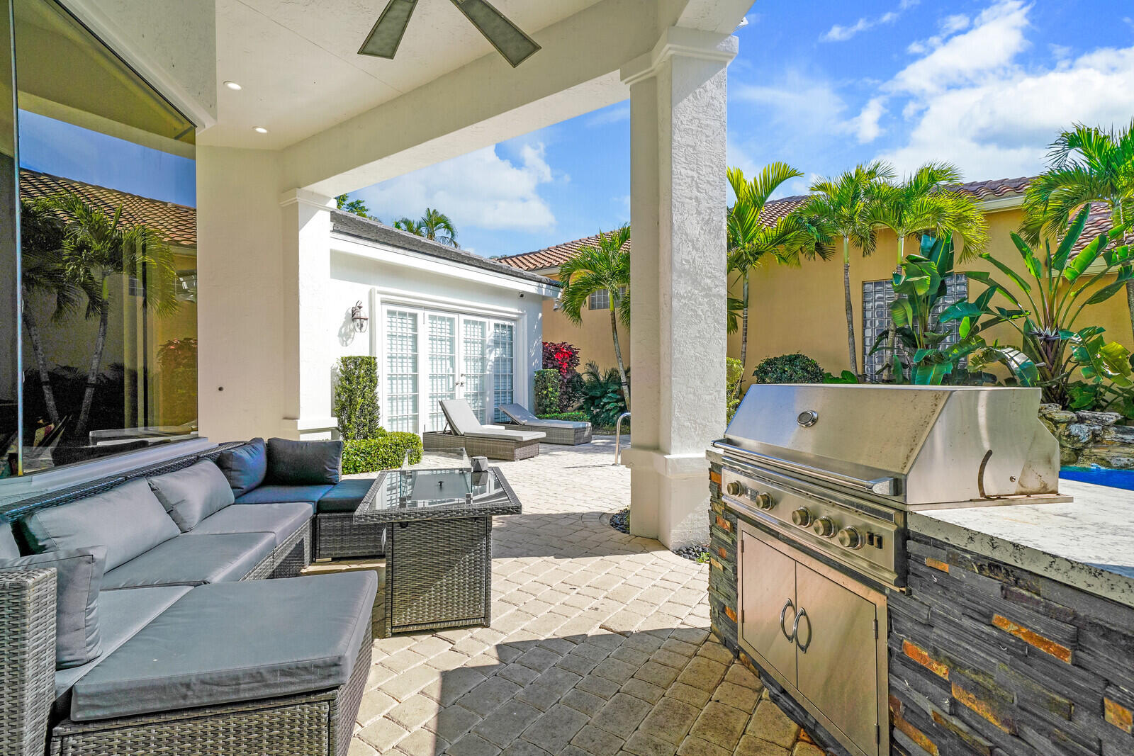 BRISTOL POINTE - Residential