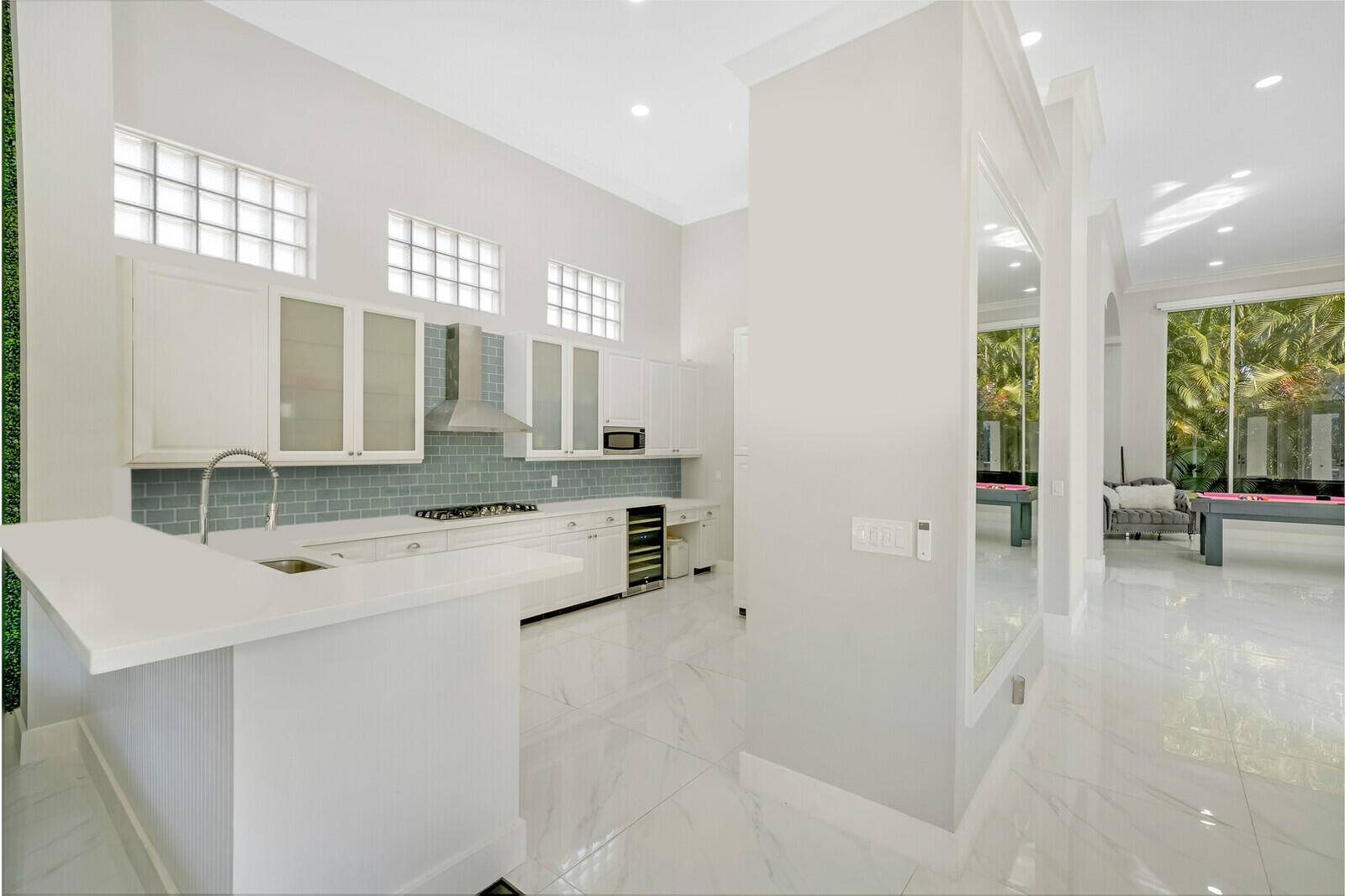 BRISTOL POINTE - Residential