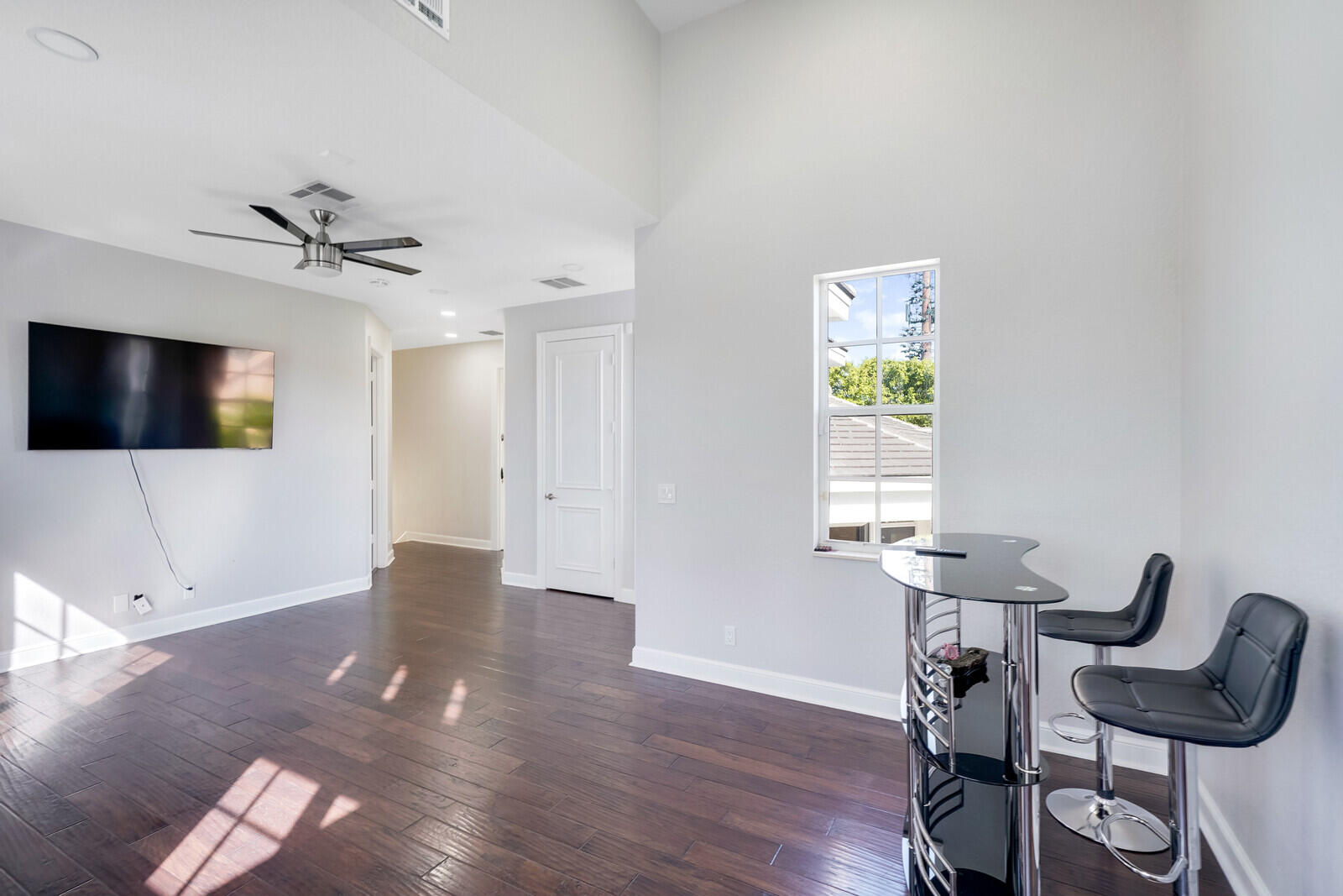 BRISTOL POINTE - Residential