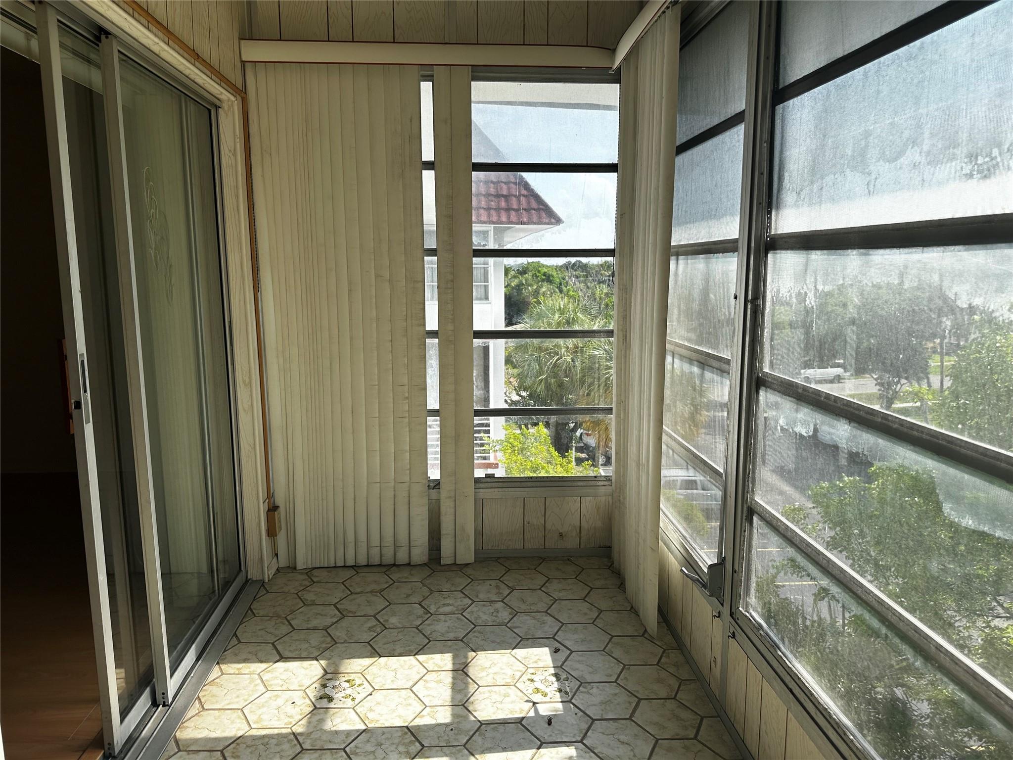 CastleApartments - Residential