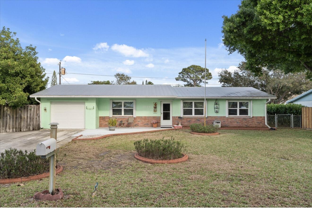 1341 SE Seashell Lane