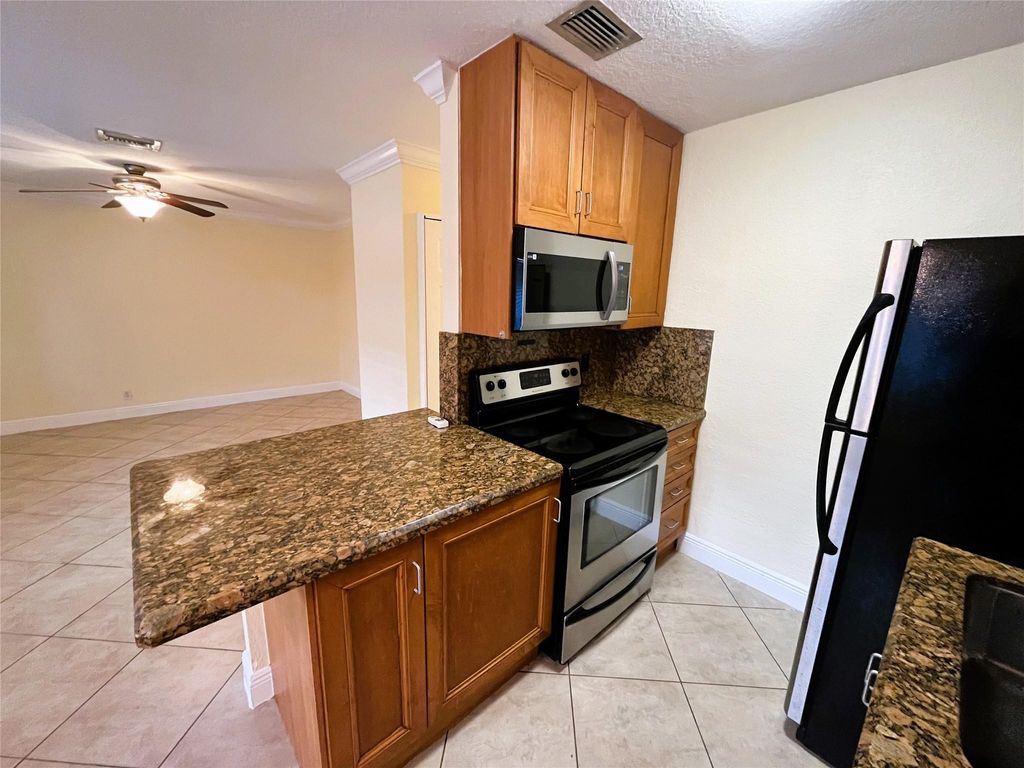 Photo of 1320 NE 18th Street #3, Fort Lauderdale, FL 33305 (MLS # F10497827)