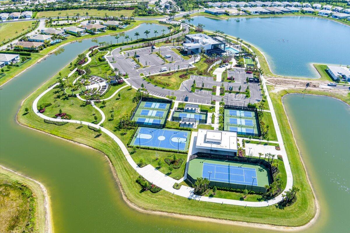 TELARO AT SOUTHERN GROVE - Residential