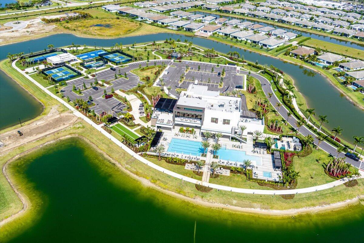 TELARO AT SOUTHERN GROVE - Residential