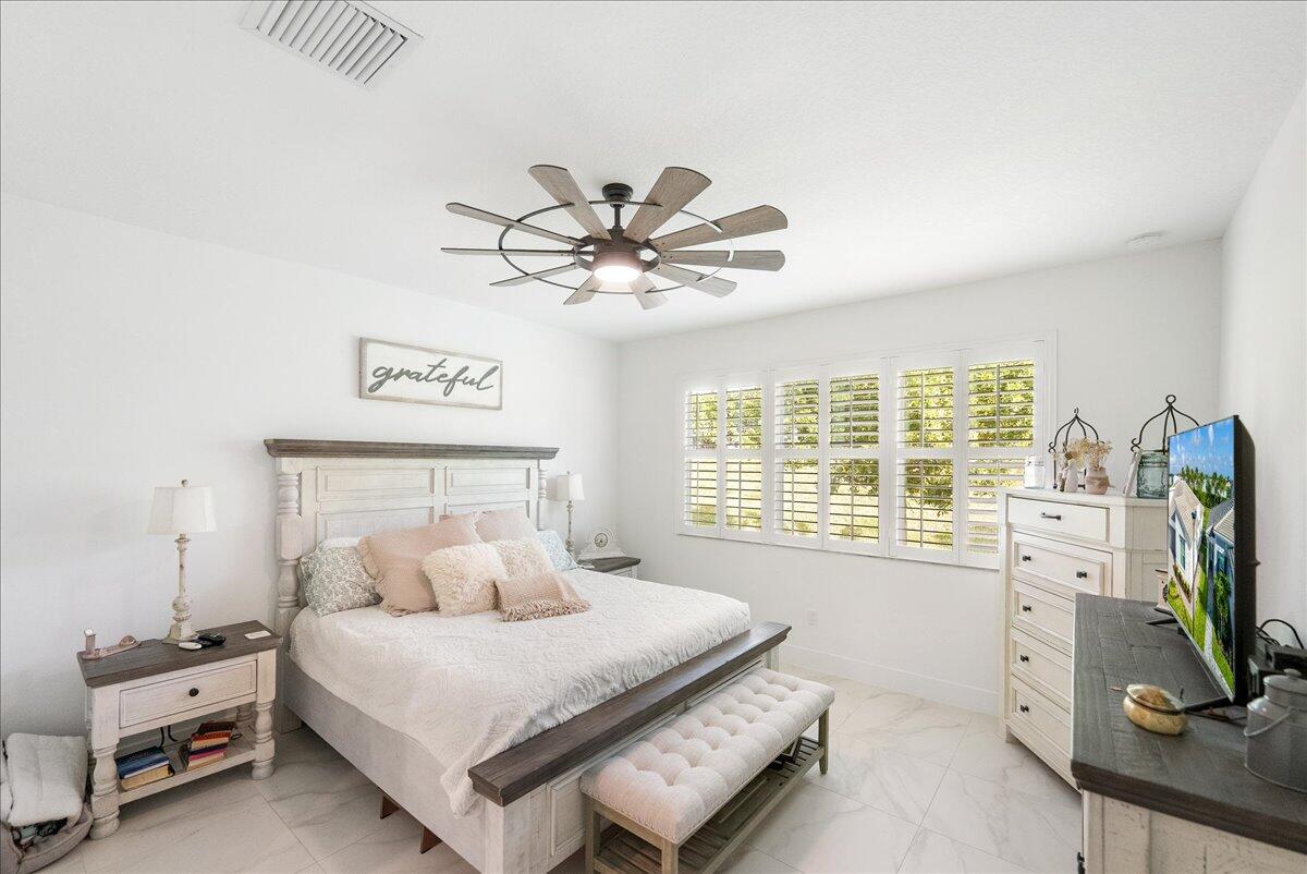 TELARO AT SOUTHERN GROVE - Residential