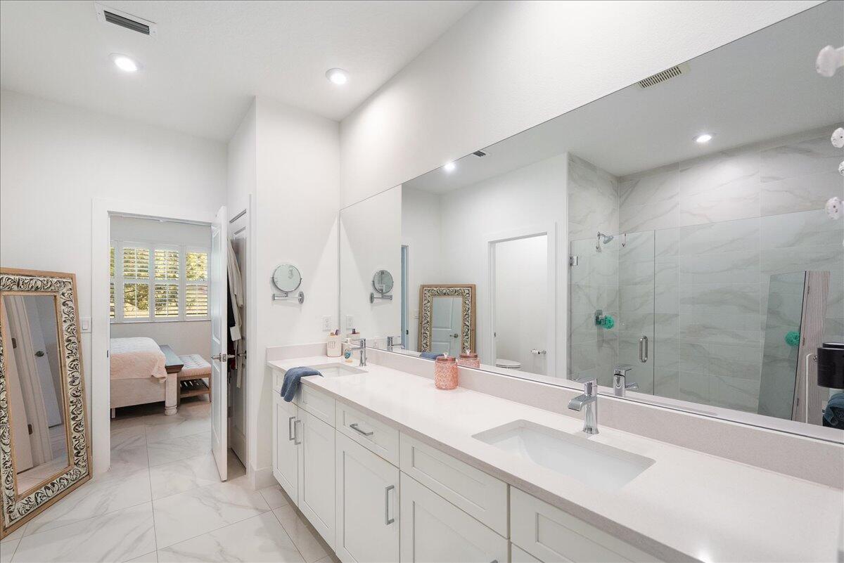 TELARO AT SOUTHERN GROVE - Residential